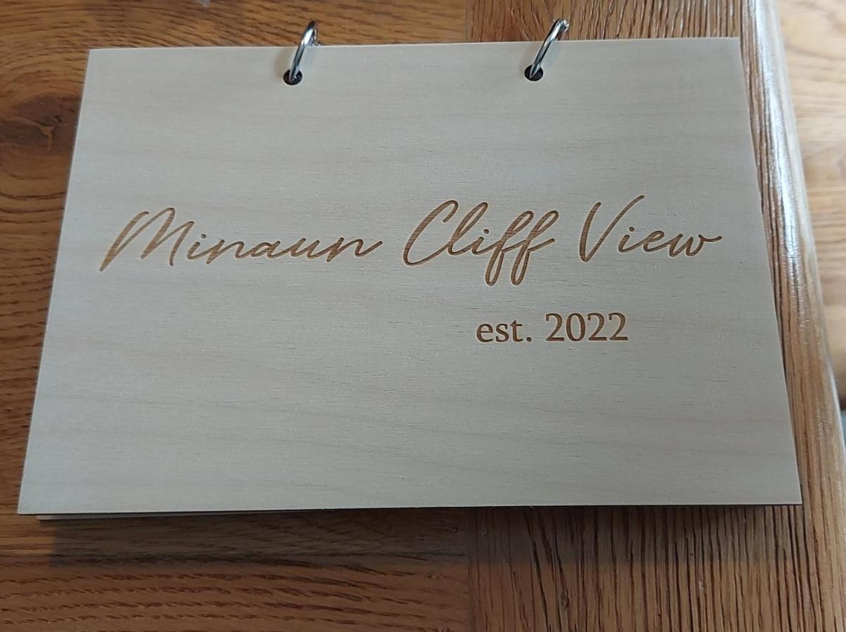 Minaun Cliff View Leilighet Keel  Eksteriør bilde